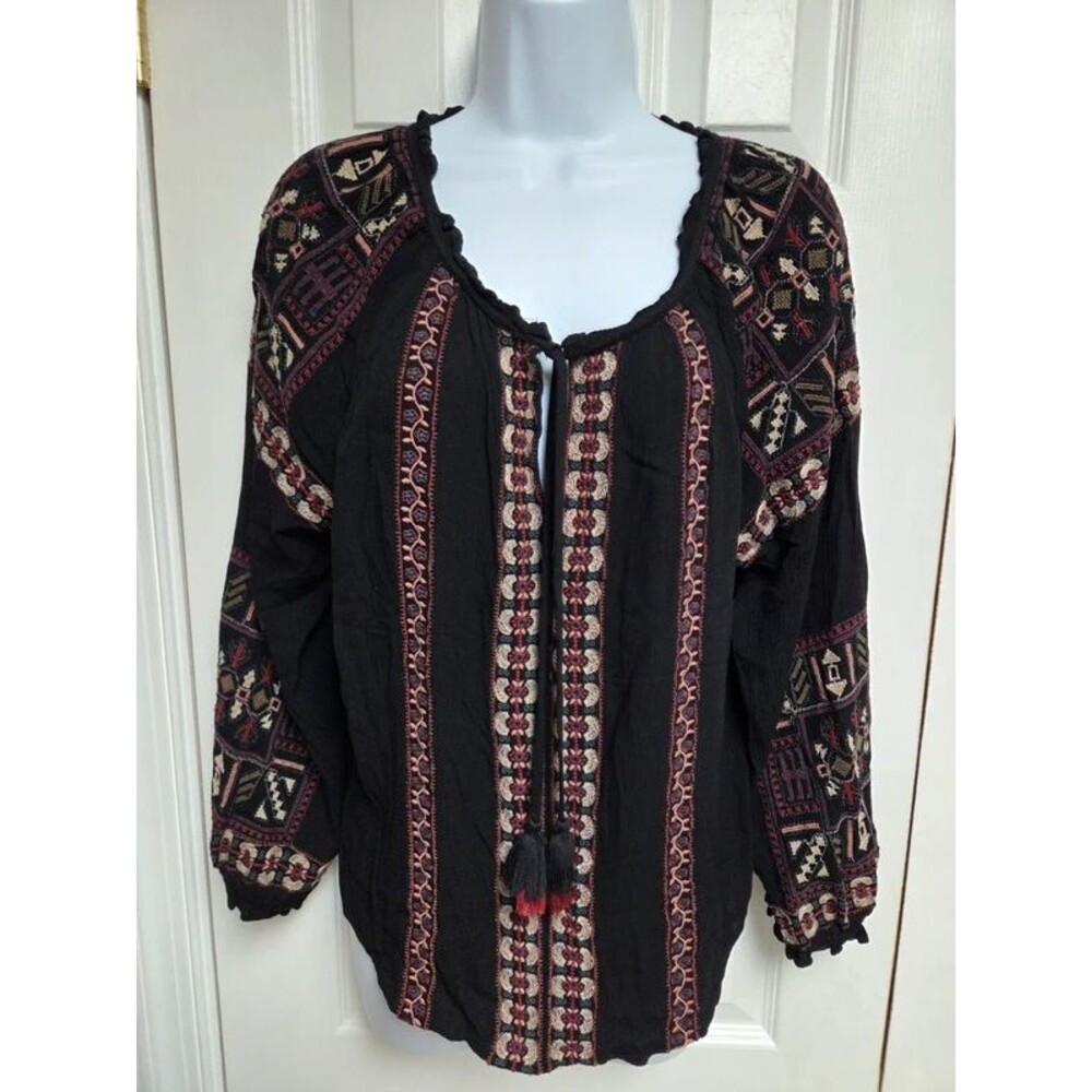 American Eagle womens Medium peasant style top